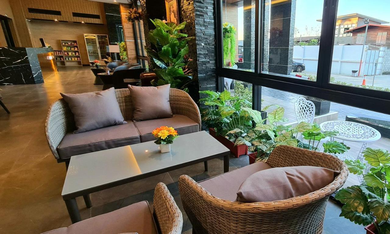 The Room Boutique Hotel Sakon Nakhon Dış mekan fotoğraf