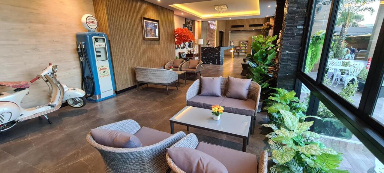 The Room Boutique Hotel Sakon Nakhon Dış mekan fotoğraf