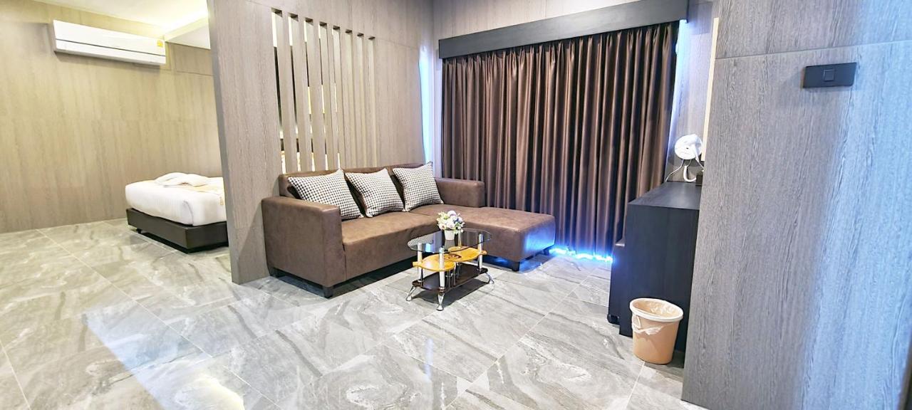 The Room Boutique Hotel Sakon Nakhon Dış mekan fotoğraf